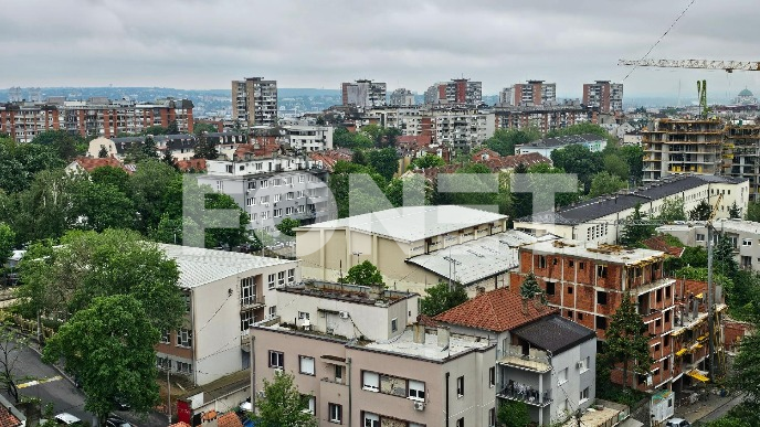 Nestabilno, mestimično s kišom